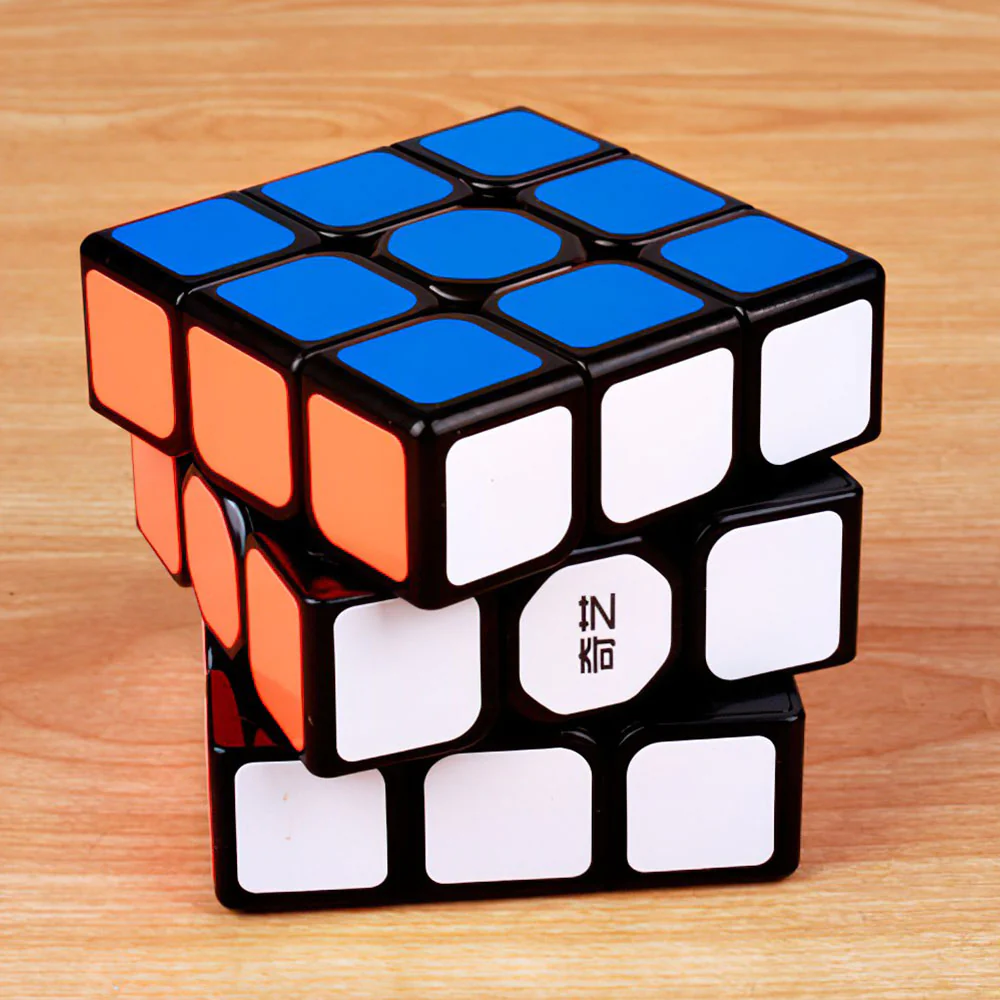 Rubik’s Cube 3x3 QiYi Sail W Noir ou Stickerless - Image 4